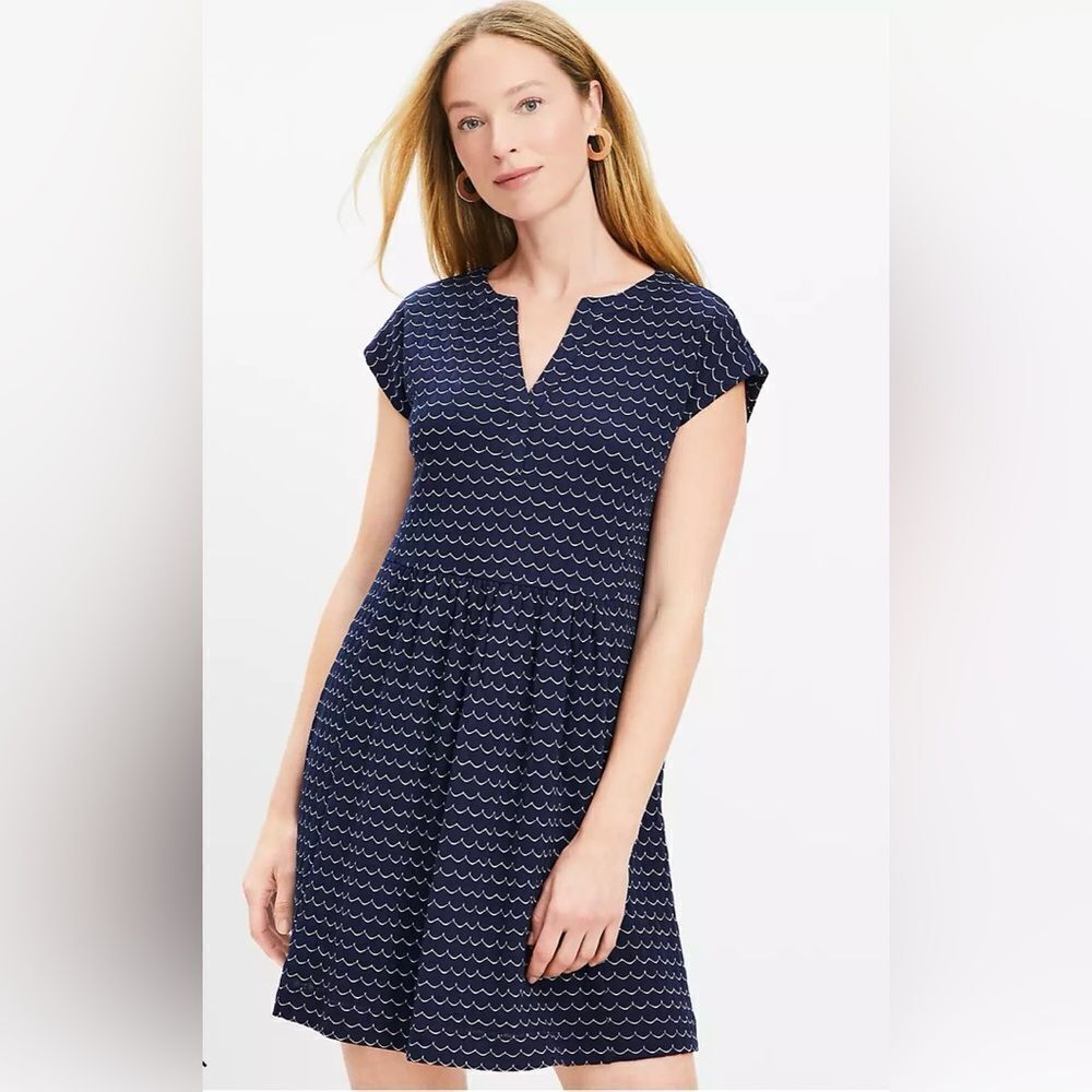 LOFT L Scalloped Print Navy White Knit Y Neck Tunic Style Sleeveless Mini Dress